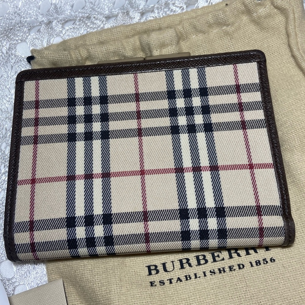 Burberry EUC KissLock Wallet COA,Dust bag,care card - Picture 8 of 17